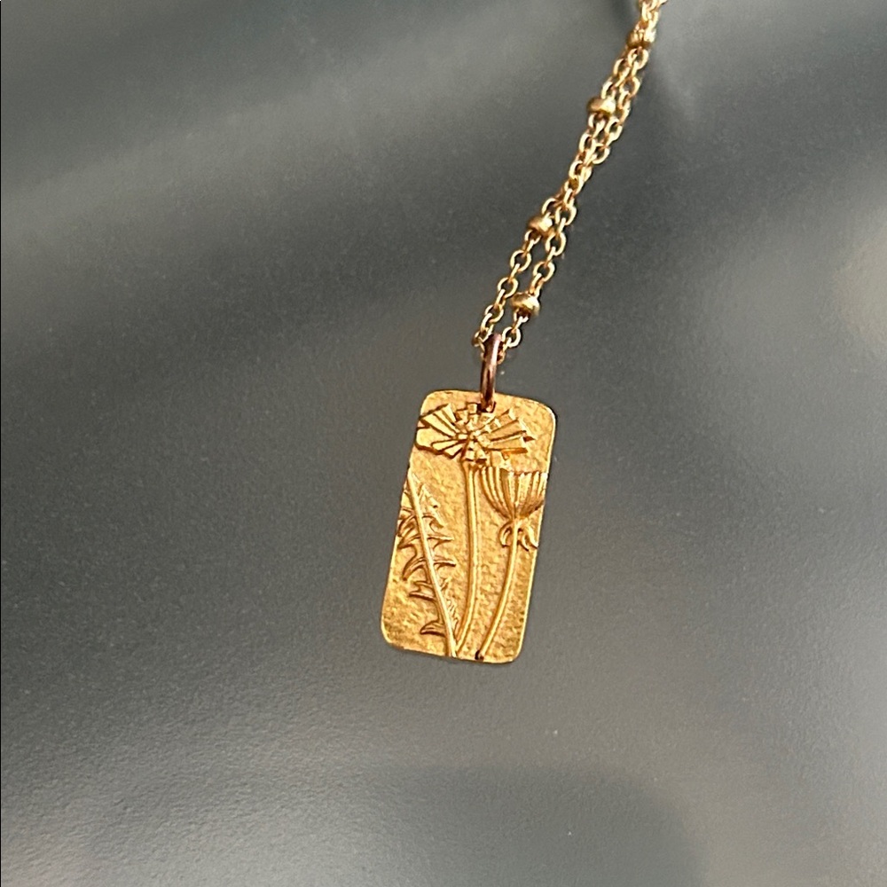 EUC Anthropologie The Village Green Gold Pressed Flower Necklace
